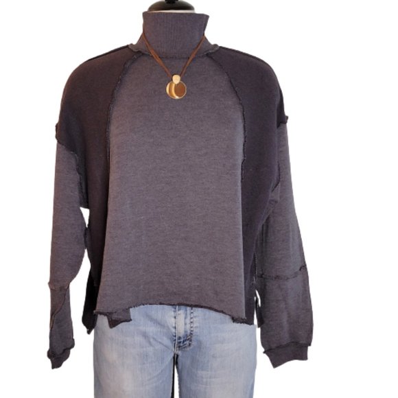 American Eagle Outfitters Tops - American Eagle Womens Exposed Seams L/S  Sweatshirt T-Neck Size S/P Black NWT